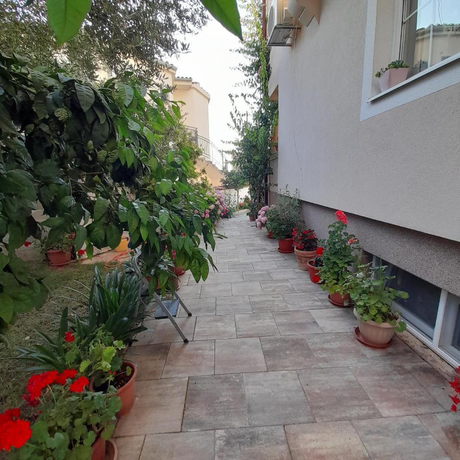 Apartments Filipovic Biograd Na Moru Exterior photo