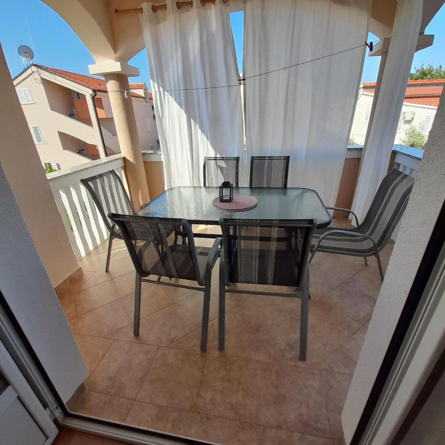 Apartments Filipovic Biograd Na Moru Exterior photo